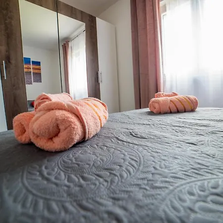 Laura Apartment Solin